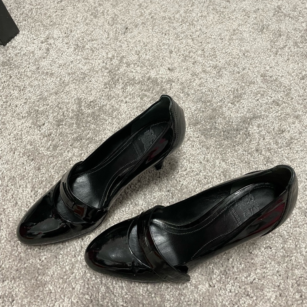 Burberry Black Patent Leather Dress Shoes/Heels Size 6 ( almost new, worn once)
